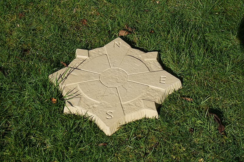 Compass Stepping Stone Bath Buff 440mm - Image 2