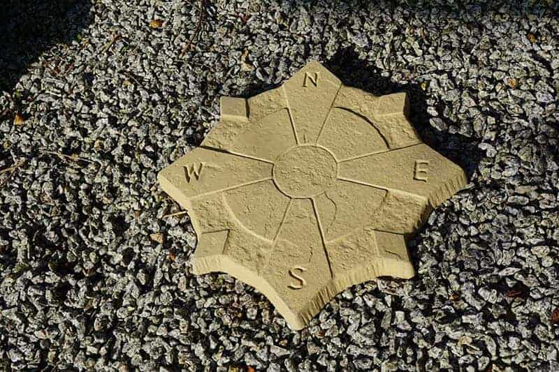 Compass Stepping Stone Bath Buff 440mm - Image 3