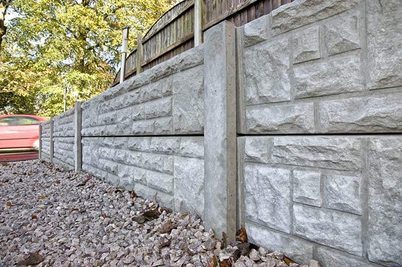 Concrete Gravel Board Bracket With Lip 150mm - Image 2