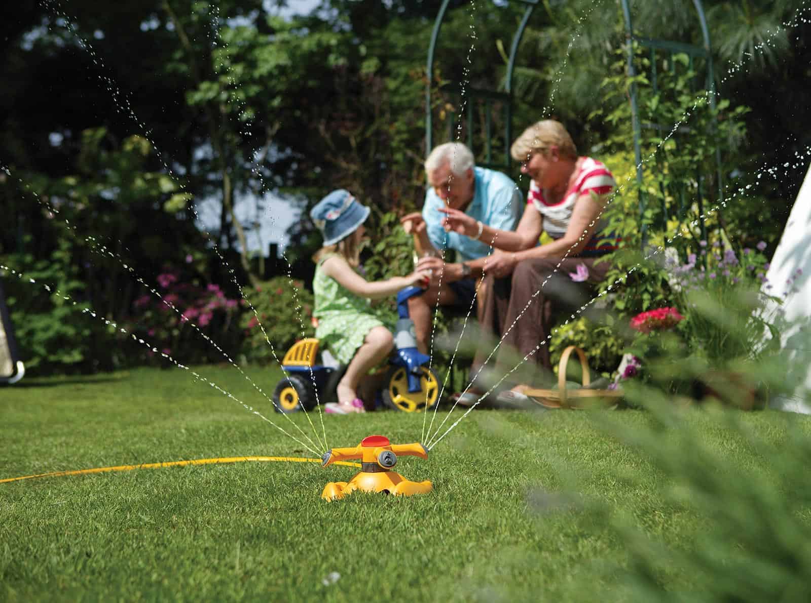 Hozelock Round Sprinkler 254m2 - Image 2