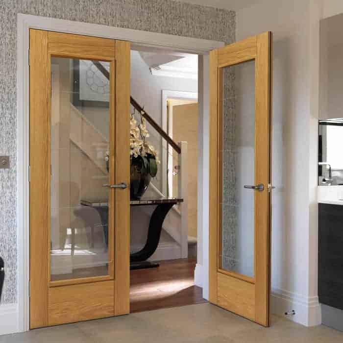 JB Kind Medina Oak Glazed Internal Door - Image 3
