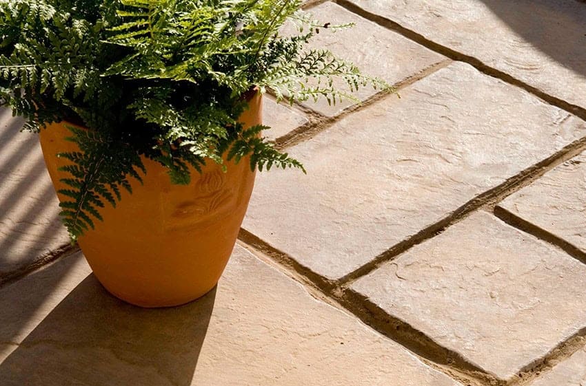 Welford Patio Kit Honey Brown 5.76m2 - Image 2